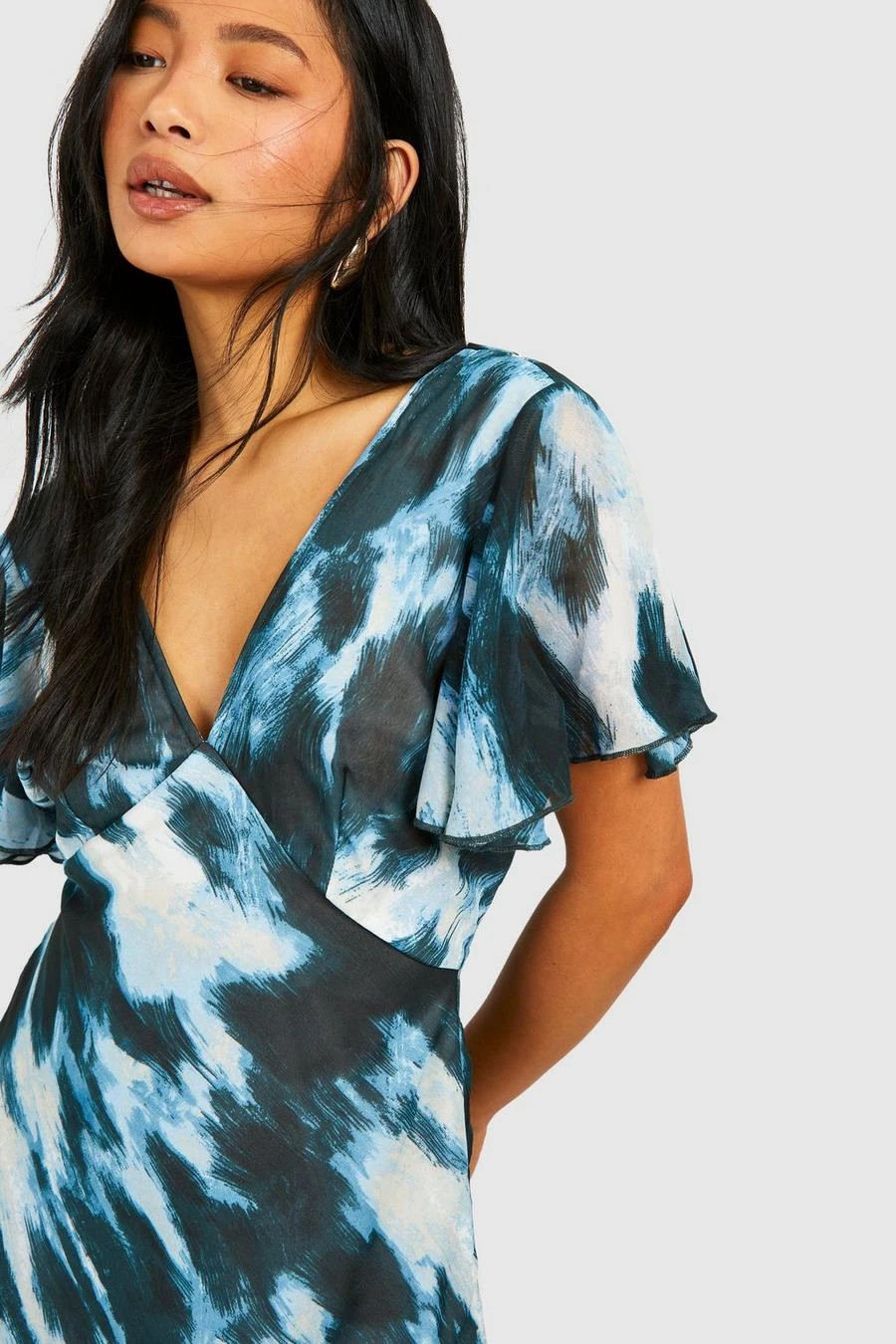 BOOHOO Petite Chiffon Print Angel Sleeve Midaxi 4 BOOHOO Petite Chiffon Print Angel Sleeve Midaxi - Image 4