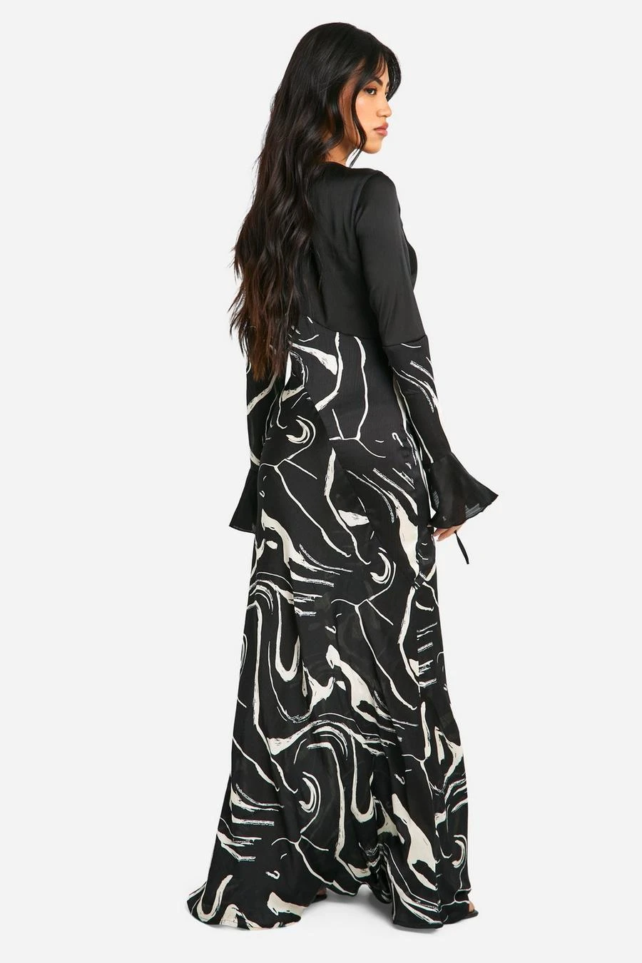 BOOHOO Abstract Chiffon Tie Maxi Dress 2 BOOHOO Abstract Chiffon Tie Maxi Dress - Image 2