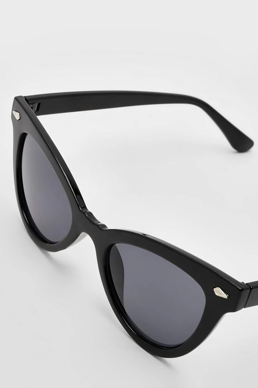 BOOHOO All Black Cat Eye Sunglasses 3 BOOHOO All Black Cat Eye Sunglasses - Image 3
