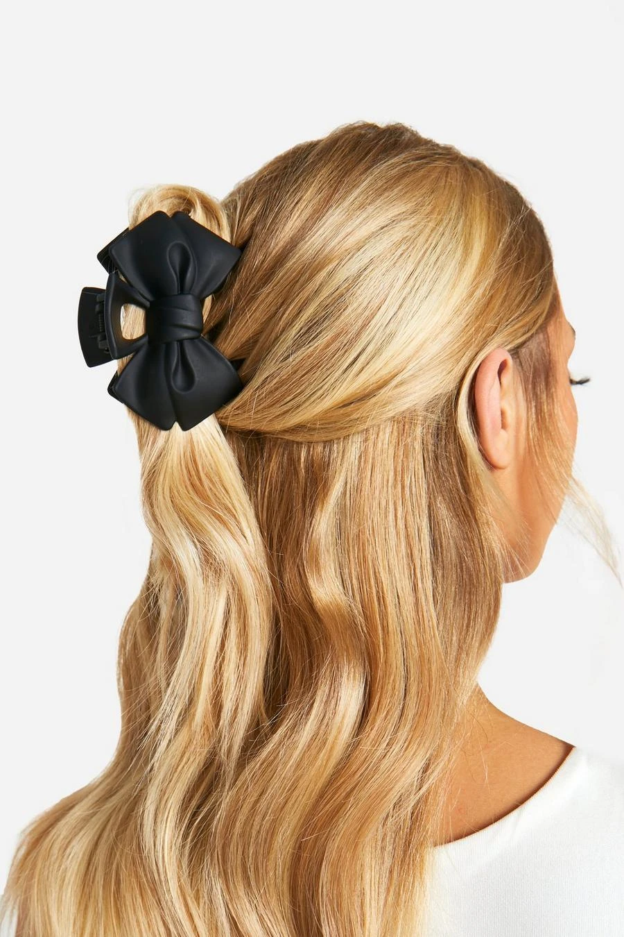 BOOHOO Black Bow Claw Clip 2 BOOHOO Black Bow Claw Clip - Image 2