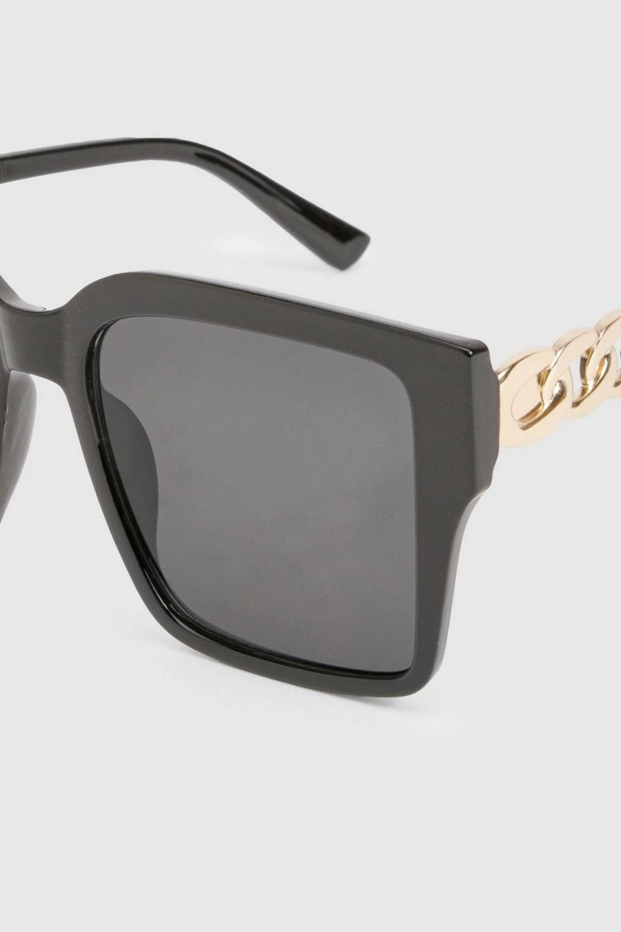 BOOHOO Black Frame Oversized Sunglasses 4 BOOHOO Black Frame Oversized Sunglasses - Image 4