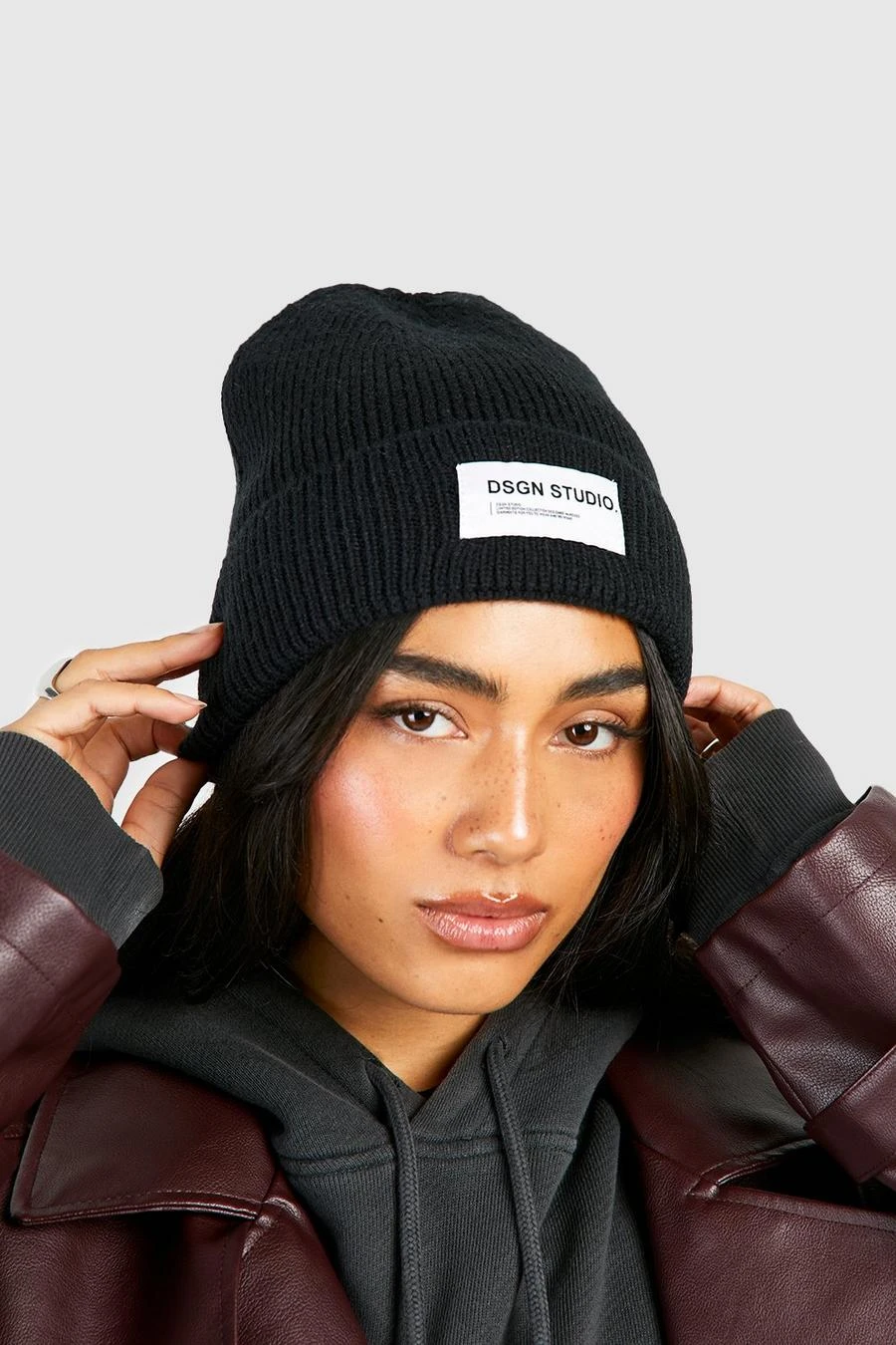 BOOHOO Chunky Ribbed Tab Detail Beanie 2 BOOHOO Chunky Ribbed Tab Detail Beanie - Image 2
