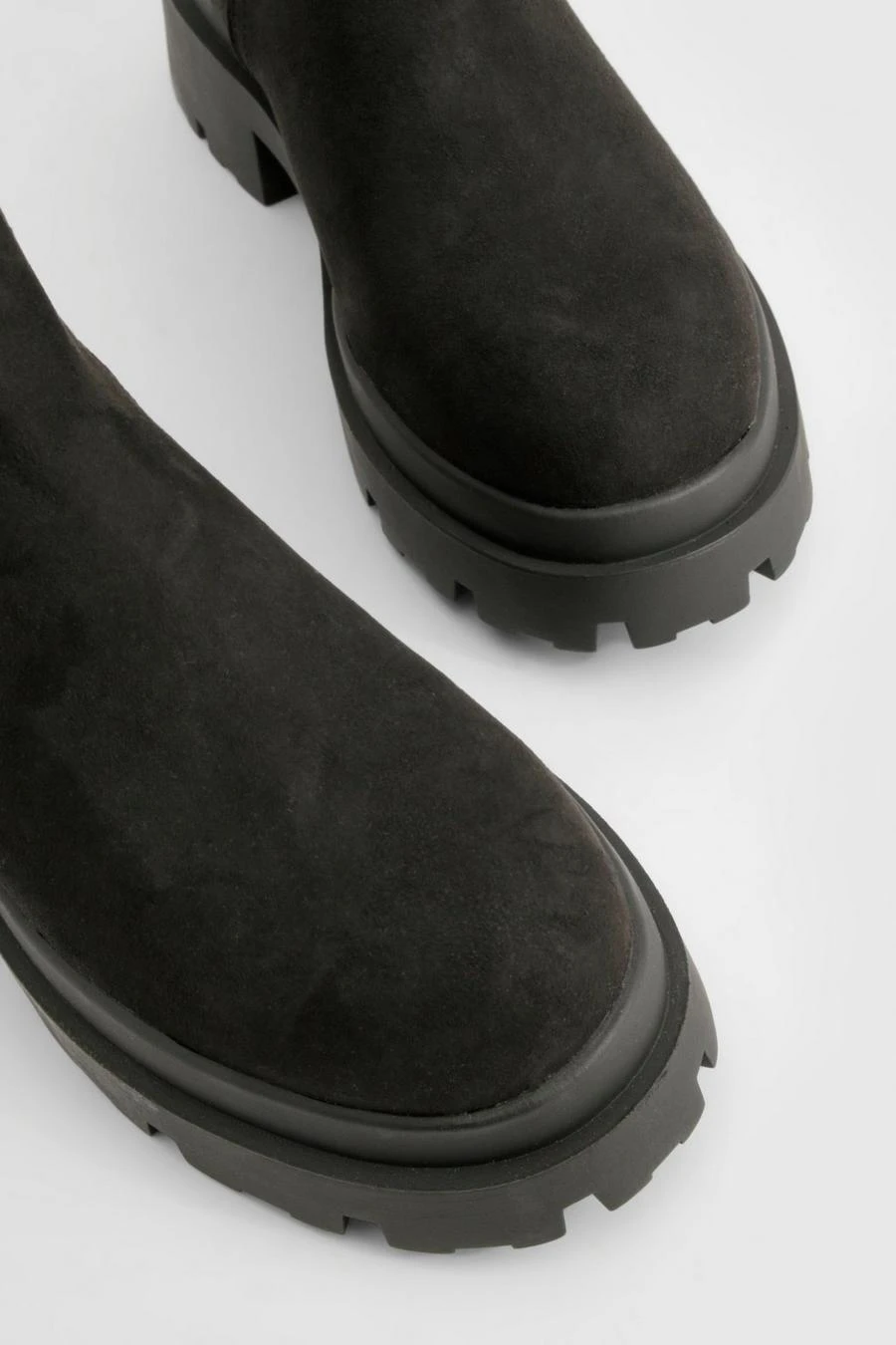 BOOHOO Chunky Sole Chelsea Boots 4 BOOHOO Chunky Sole Chelsea Boots - Image 4