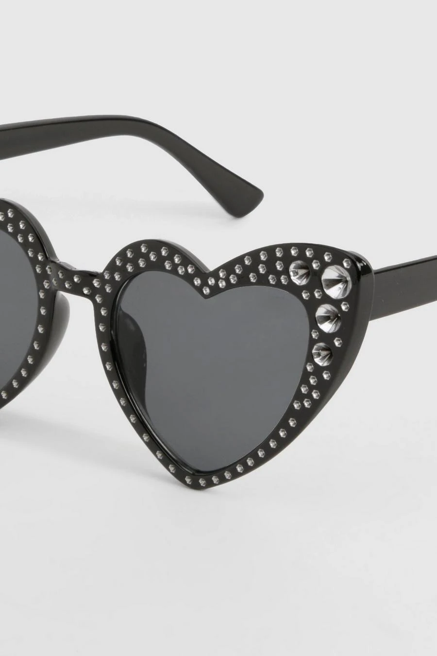 BOOHOO Diamante Heart Shape Sunglasses 3 BOOHOO Diamante Heart Shape Sunglasses - Image 3