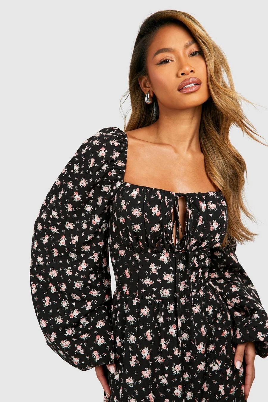 BOOHOO Ditsy Balloon Sleeve Milkmaid Maxi Dress 4 BOOHOO Ditsy Balloon Sleeve Milkmaid Maxi Dress - Image 4