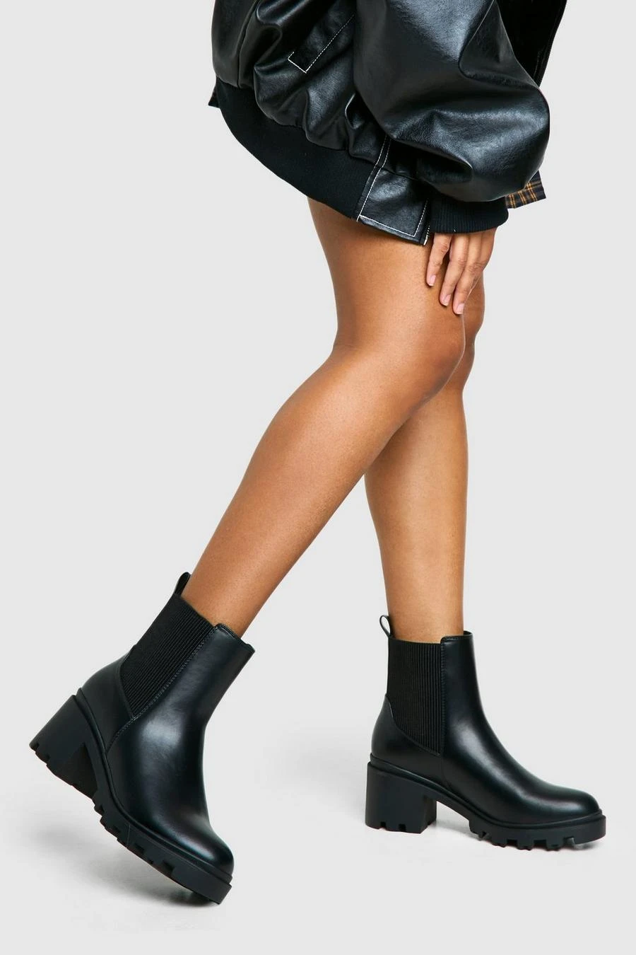 BOOHOO Elastic Detail Heeled Chelsea Boot 1 BOOHOO Elastic Detail Heeled Chelsea Boot