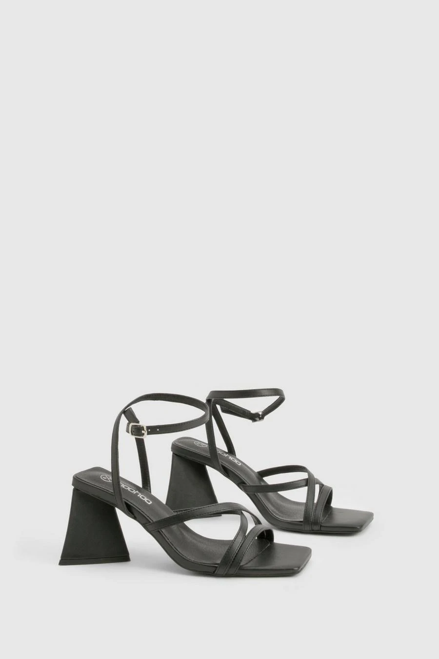 BOOHOO Flared Heel Crossover Sandals 2 BOOHOO Flared Heel Crossover Sandals - Image 2