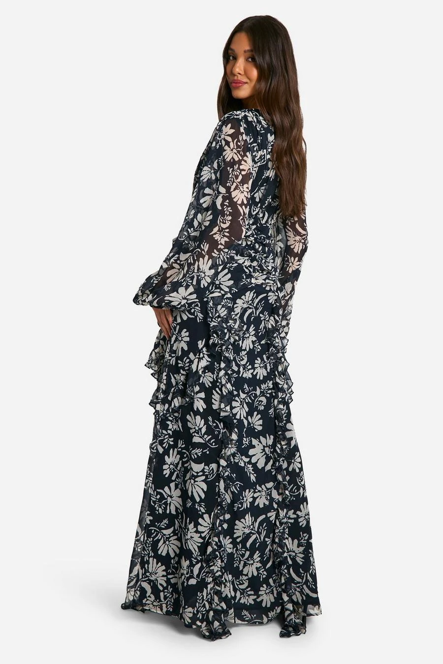 BOOHOO Floral Crinkle Chiffon Ruffle Maxi Dress 2 BOOHOO Floral Crinkle Chiffon Ruffle Maxi Dress - Image 2