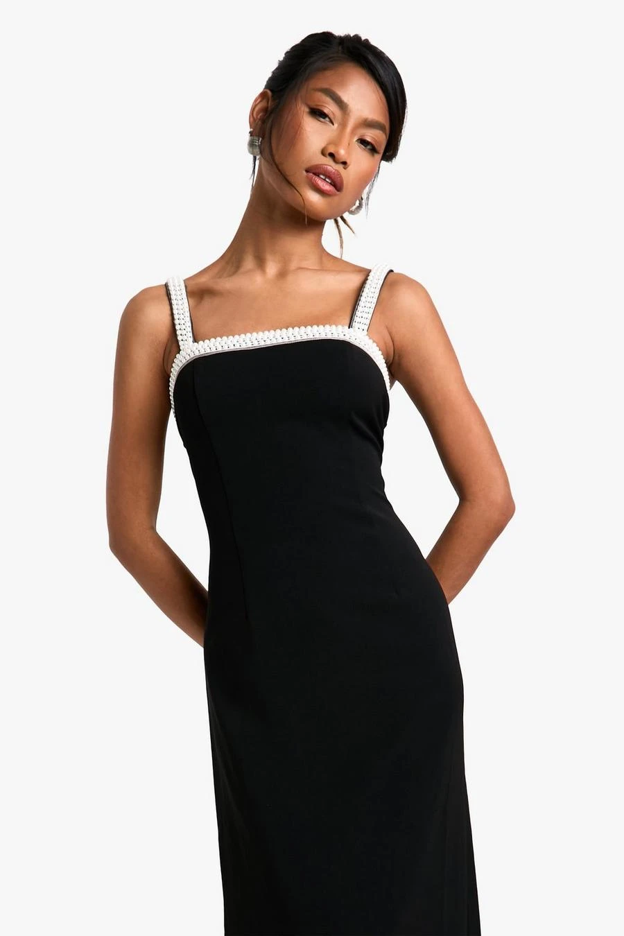 BOOHOO Neck Pearl Trim Detail Maxi Dress 4 BOOHOO Neck Pearl Trim Detail Maxi Dress - Image 4