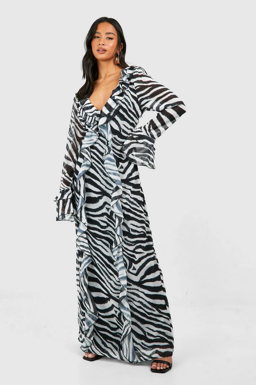BOOHOO Petite Plunge Ruffle Flare Sleeve Woven Maxi Dress 3 BOOHOO Petite Plunge Ruffle Flare Sleeve Woven Maxi Dress - Image 3
