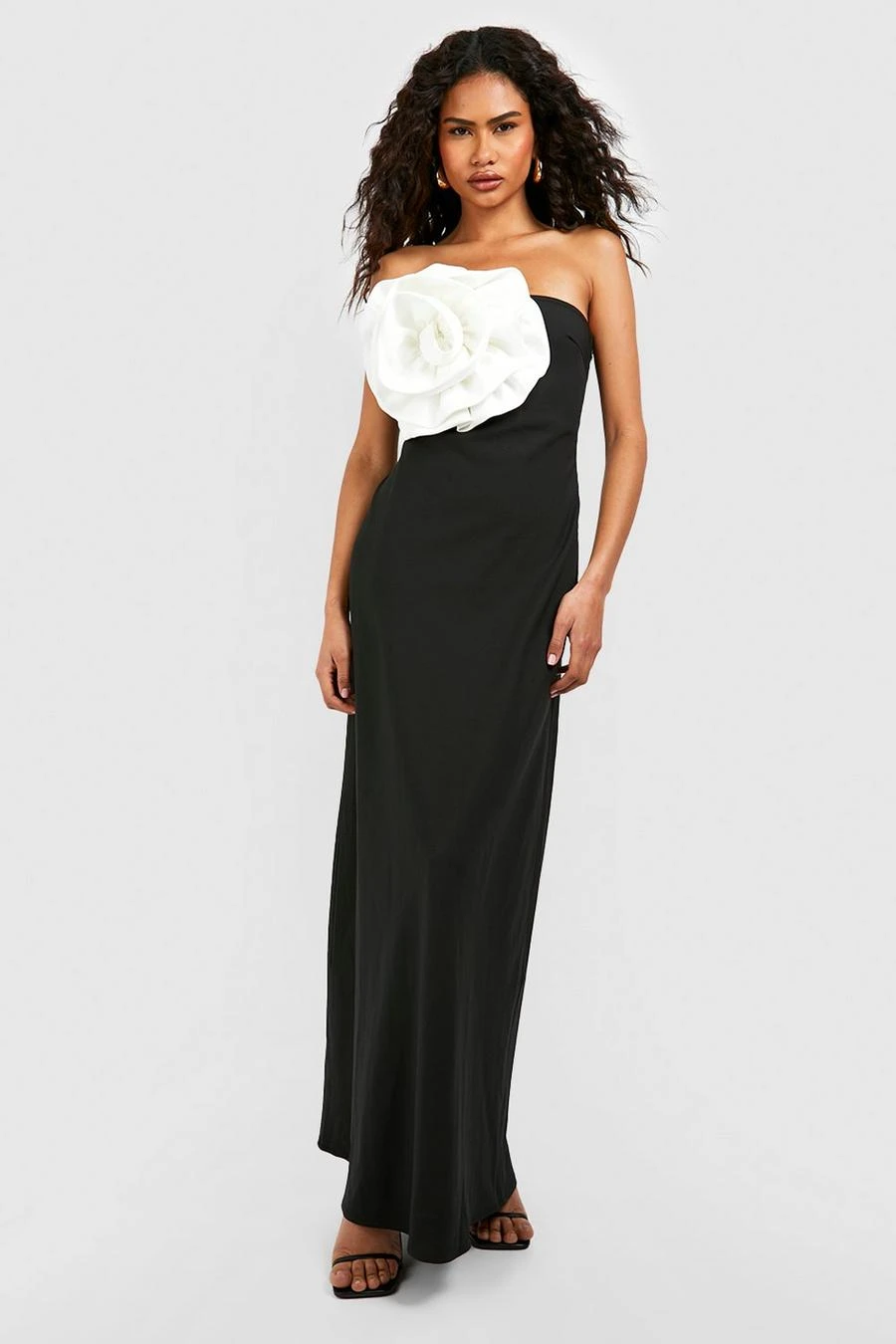 BOOHOO Rose Detail Bandeau Maxi Dress 3 BOOHOO Rose Detail Bandeau Maxi Dress - Image 3