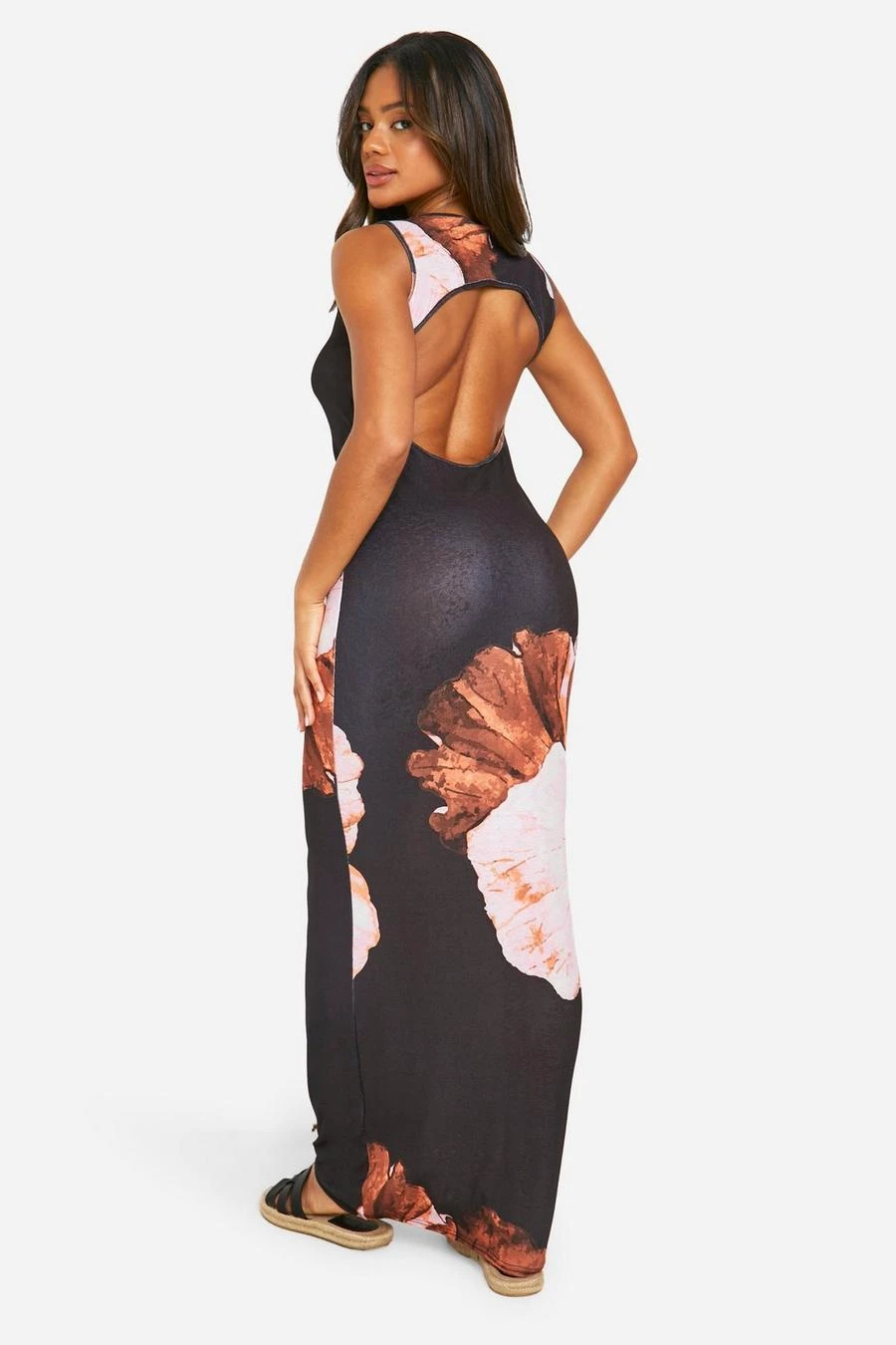 BOOHOO Textured Sheer Floral Open Back Maxi Dress 2 BOOHOO Textured Sheer Floral Open Back Maxi Dress - Image 2