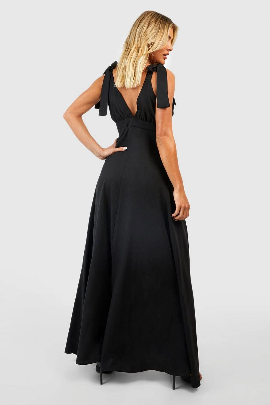 BOOHOO Tie Shoulder Plunge Maxi Dress 2 BOOHOO Tie Shoulder Plunge Maxi Dress - Image 2
