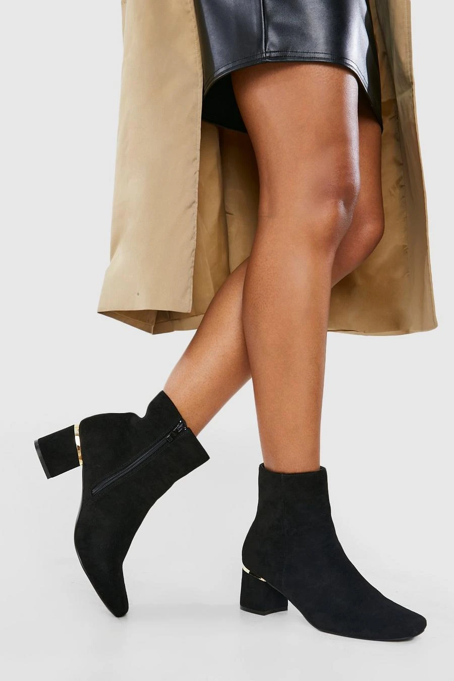 BOOHOO Wide Fit Hardware Detail Block Heel Boots 1 BOOHOO Wide Fit Hardware Detail Block Heel Boots