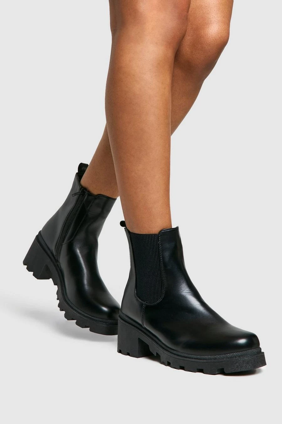 BOOHOO Wide Fit Low Block Chelsea Boots 1 BOOHOO Wide Fit Low Block Chelsea Boots