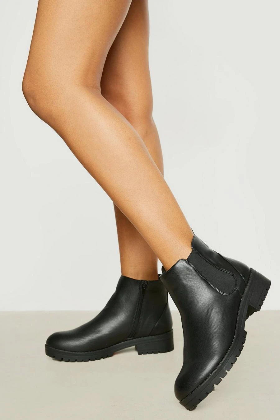 BOOHOO Wide Fit Pull On Chelsea Boots 1 BOOHOO Wide Fit Pull On Chelsea Boots