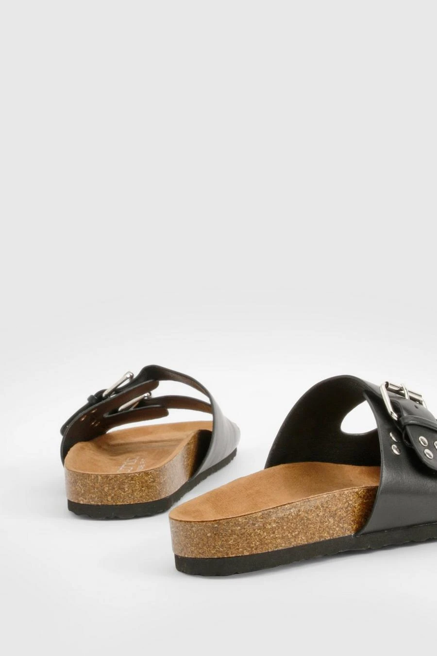 BOOHOO Wide Fit Stud And Buckle Detail Footbed Sliders 3 BOOHOO Wide Fit Stud And Buckle Detail Footbed Sliders - Image 3