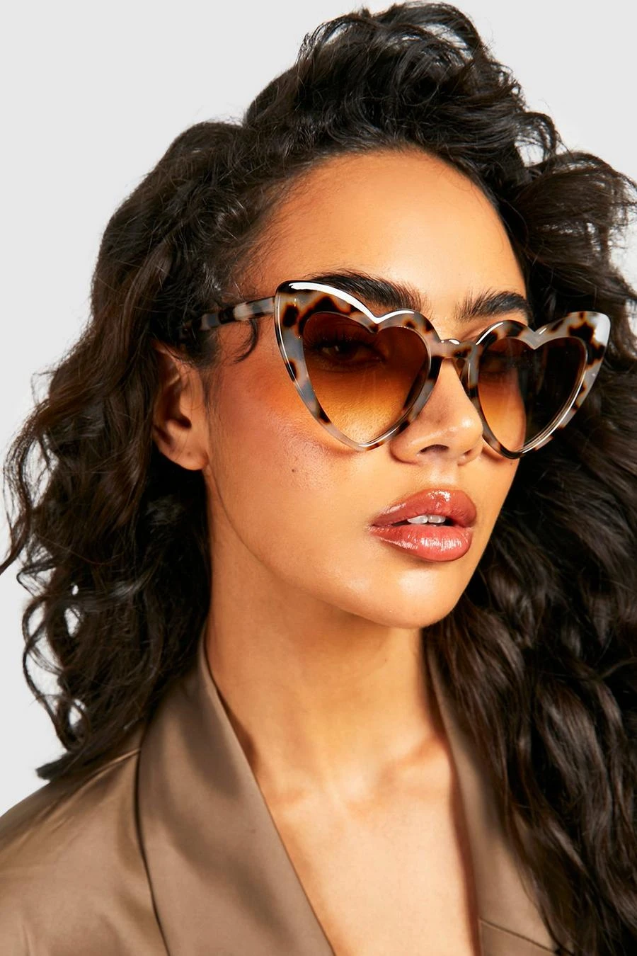 BOOHOO Tortoise Shell Heart Sunglasses 2 BOOHOO Tortoise Shell Heart Sunglasses - Image 2