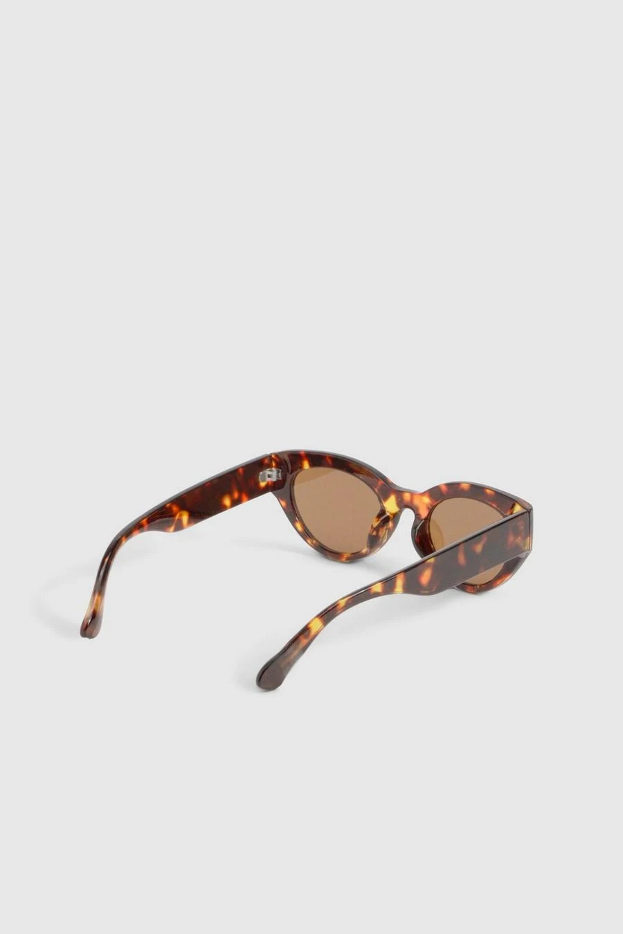 BOOHOO Tortoiseshell Cat Eye Sunglasses 3 BOOHOO Tortoiseshell Cat Eye Sunglasses - Image 3