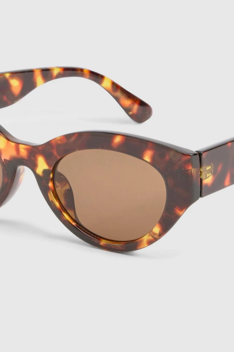 BOOHOO Tortoiseshell Cat Eye Sunglasses 4 BOOHOO Tortoiseshell Cat Eye Sunglasses - Image 4