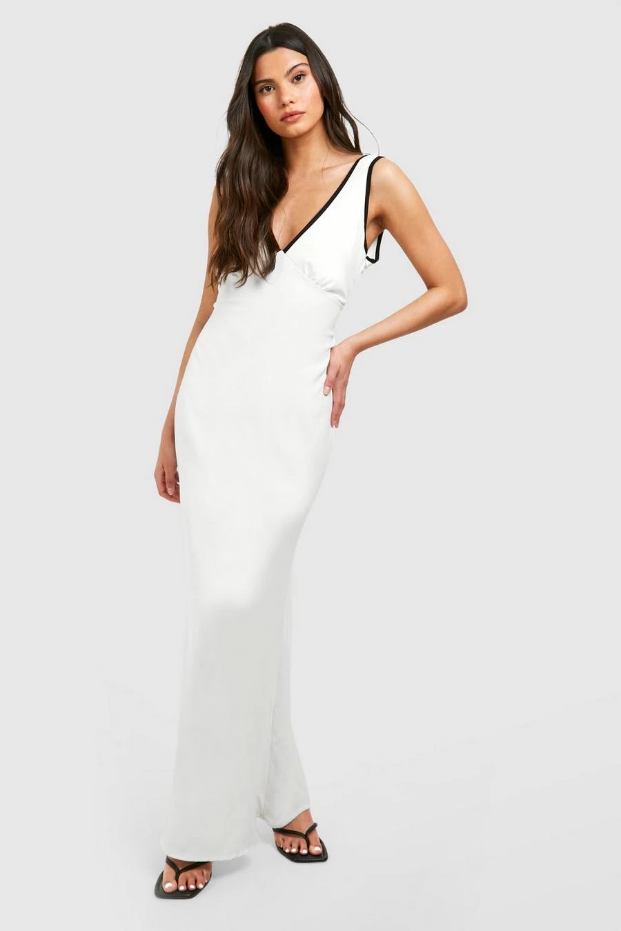 BOOHOO Contrast Binding V Front Maxi 1 BOOHOO Contrast Binding V Front Maxi