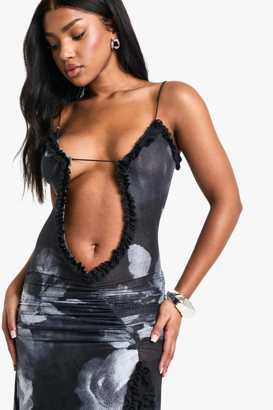 BOOHOO Large Floral Cut Out Extreme Ruffle Maxi 4 BOOHOO Large Floral Cut Out Extreme Ruffle Maxi - Image 4