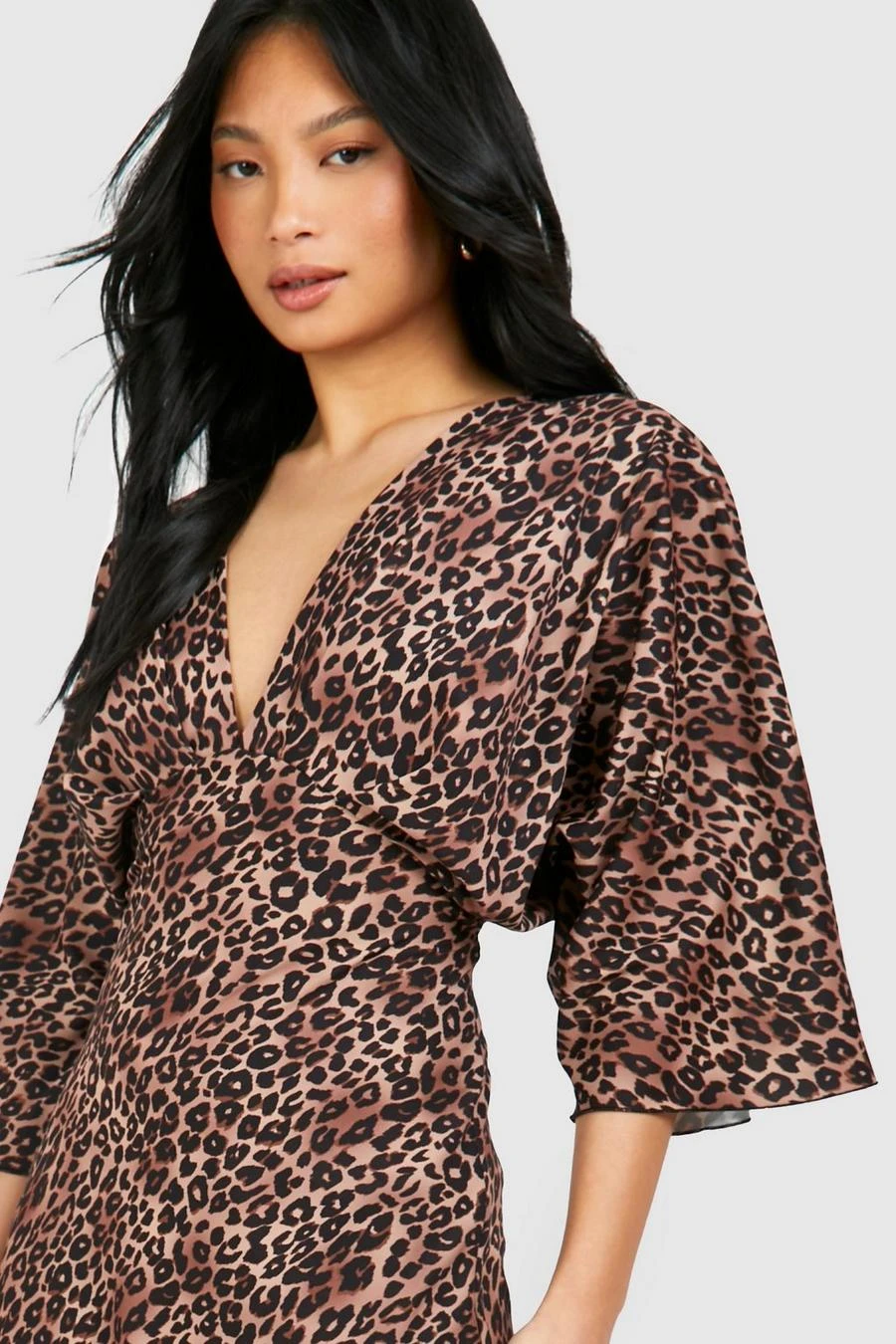 BOOHOO Petite Leopard Bias Cut Batwing Maxi Dress 4 BOOHOO Petite Leopard Bias Cut Batwing Maxi Dress - Image 4