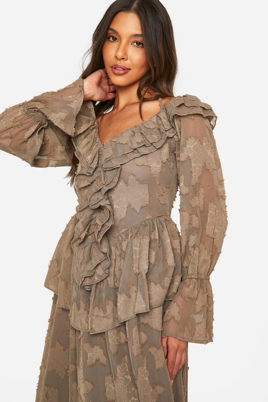 BOOHOO Textured Ruffle Front Midaxi Dress 4 BOOHOO Textured Ruffle Front Midaxi Dress - Image 4