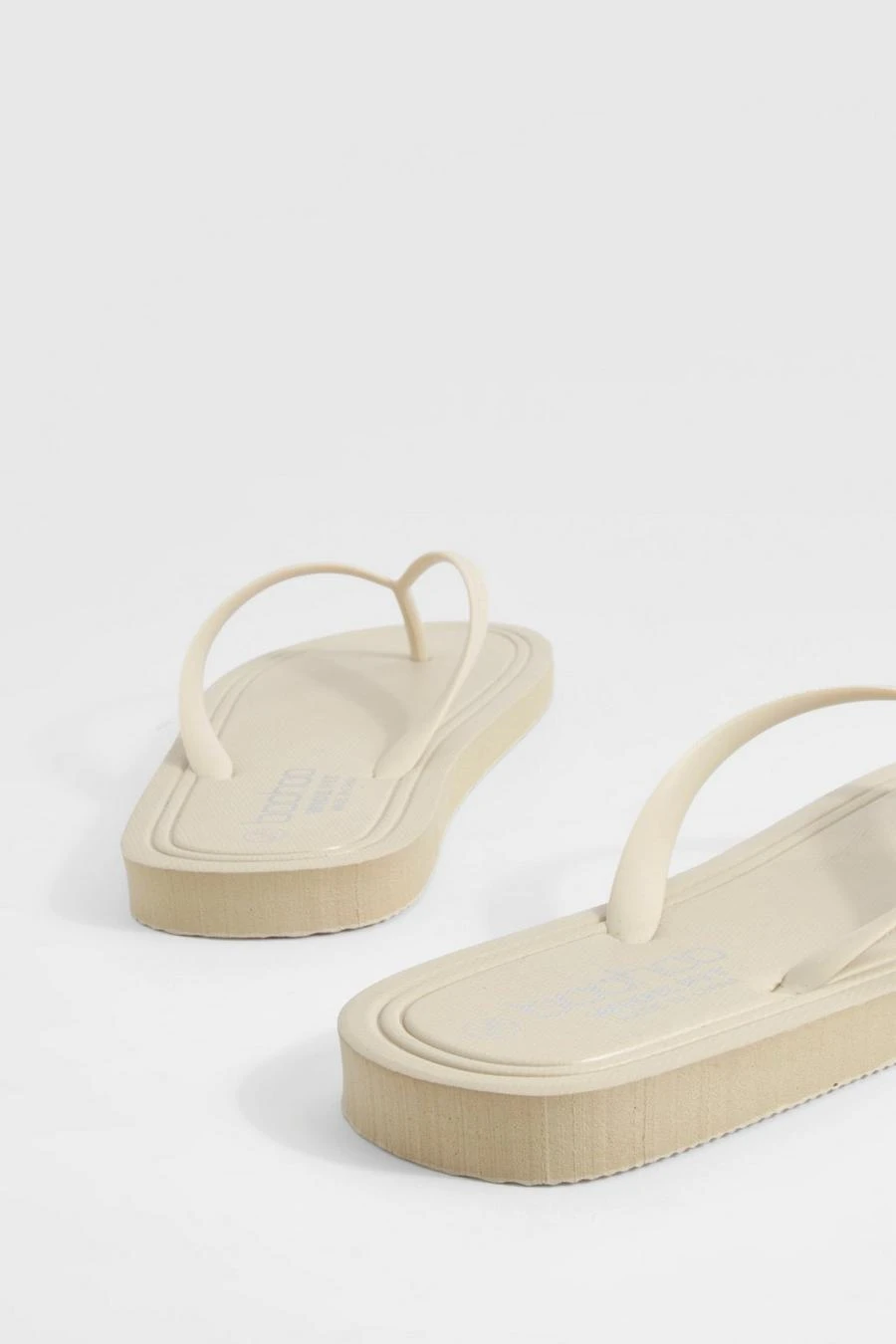 BOOHOO Wide Fit Round Toe Flip Flops 4 BOOHOO Wide Fit Round Toe Flip Flops - Image 4