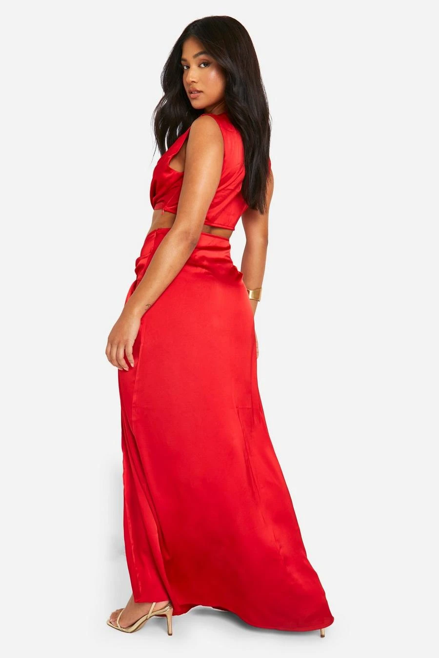 BOOHOO Petite Satin Ruched Detail Plunge Maxi Dress 2 BOOHOO Petite Satin Ruched Detail Plunge Maxi Dress - Image 2