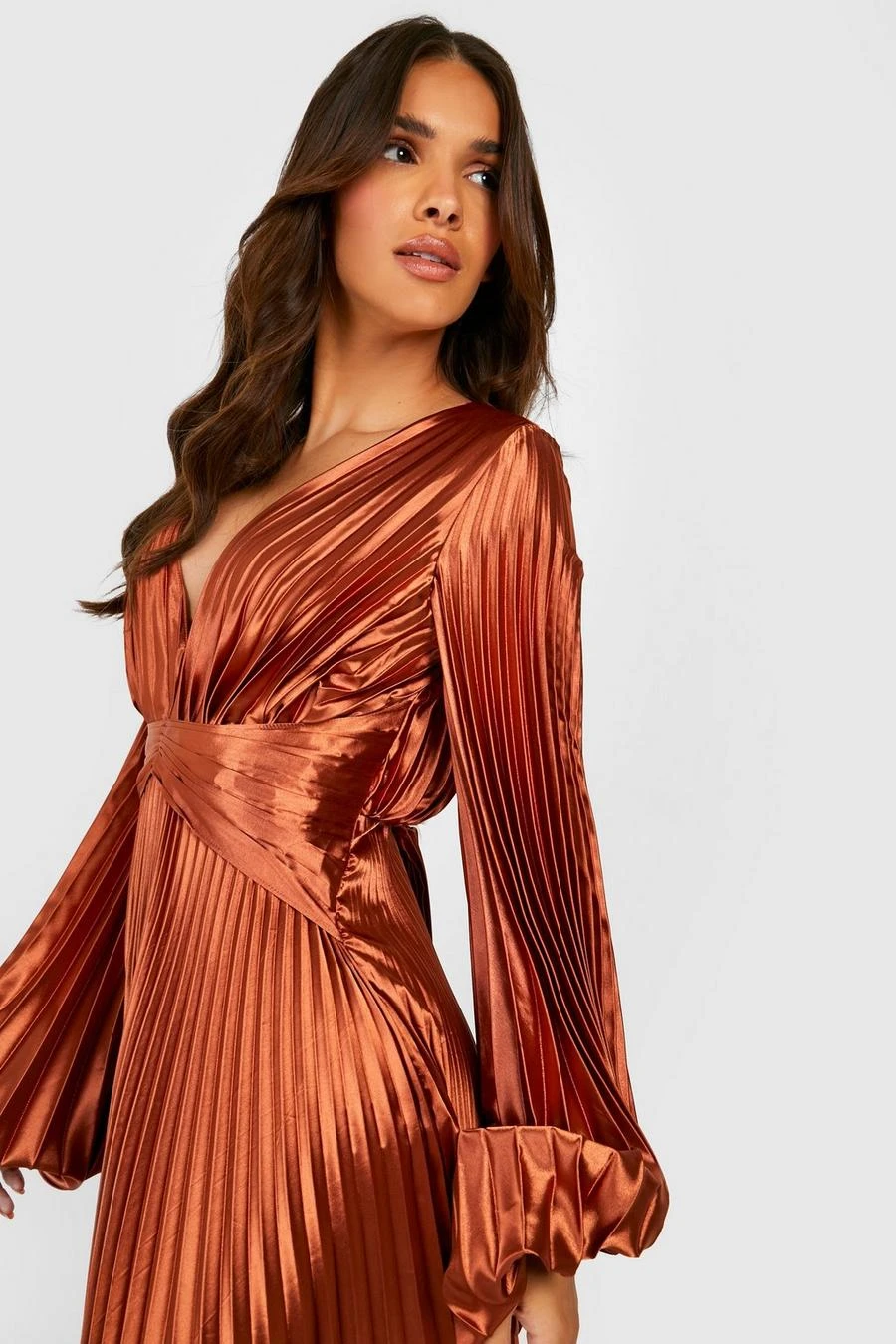 BOOHOO Pleated Satin Oversized Sleeve Midaxi Dress 4 BOOHOO Pleated Satin Oversized Sleeve Midaxi Dress - Image 4