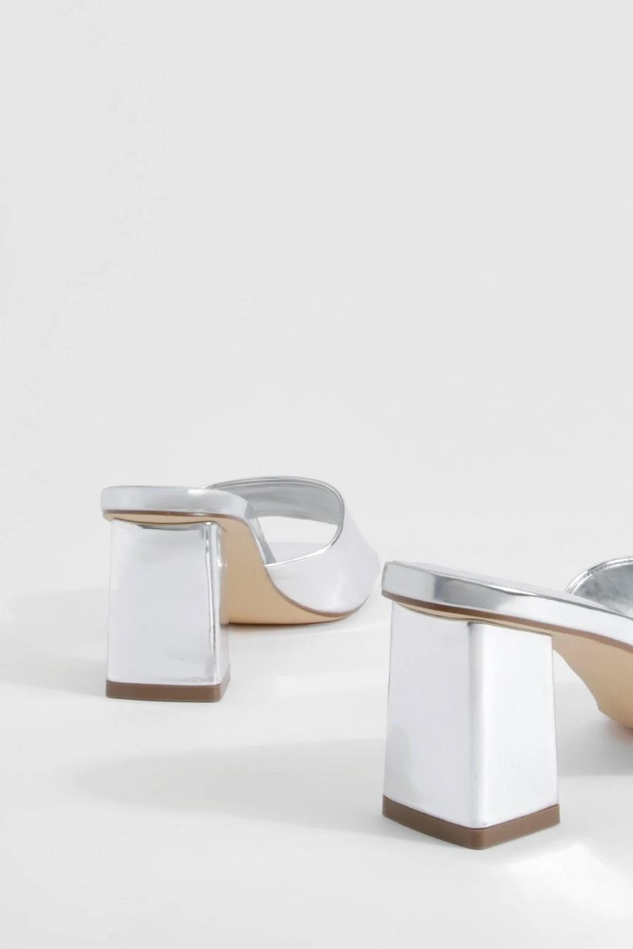 BOOHOO Metallic Low Block Heeled Mule 3 BOOHOO Metallic Low Block Heeled Mule - Image 3