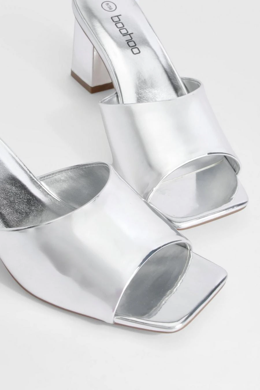BOOHOO Metallic Low Block Heeled Mule 4 BOOHOO Metallic Low Block Heeled Mule - Image 4