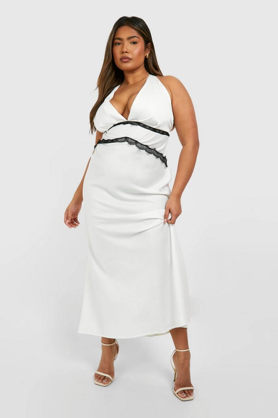 BOOHOO Plus V Neck Lace Detail Cross Back Maxi Dress 4 BOOHOO Plus V Neck Lace Detail Cross Back Maxi Dress - Image 4