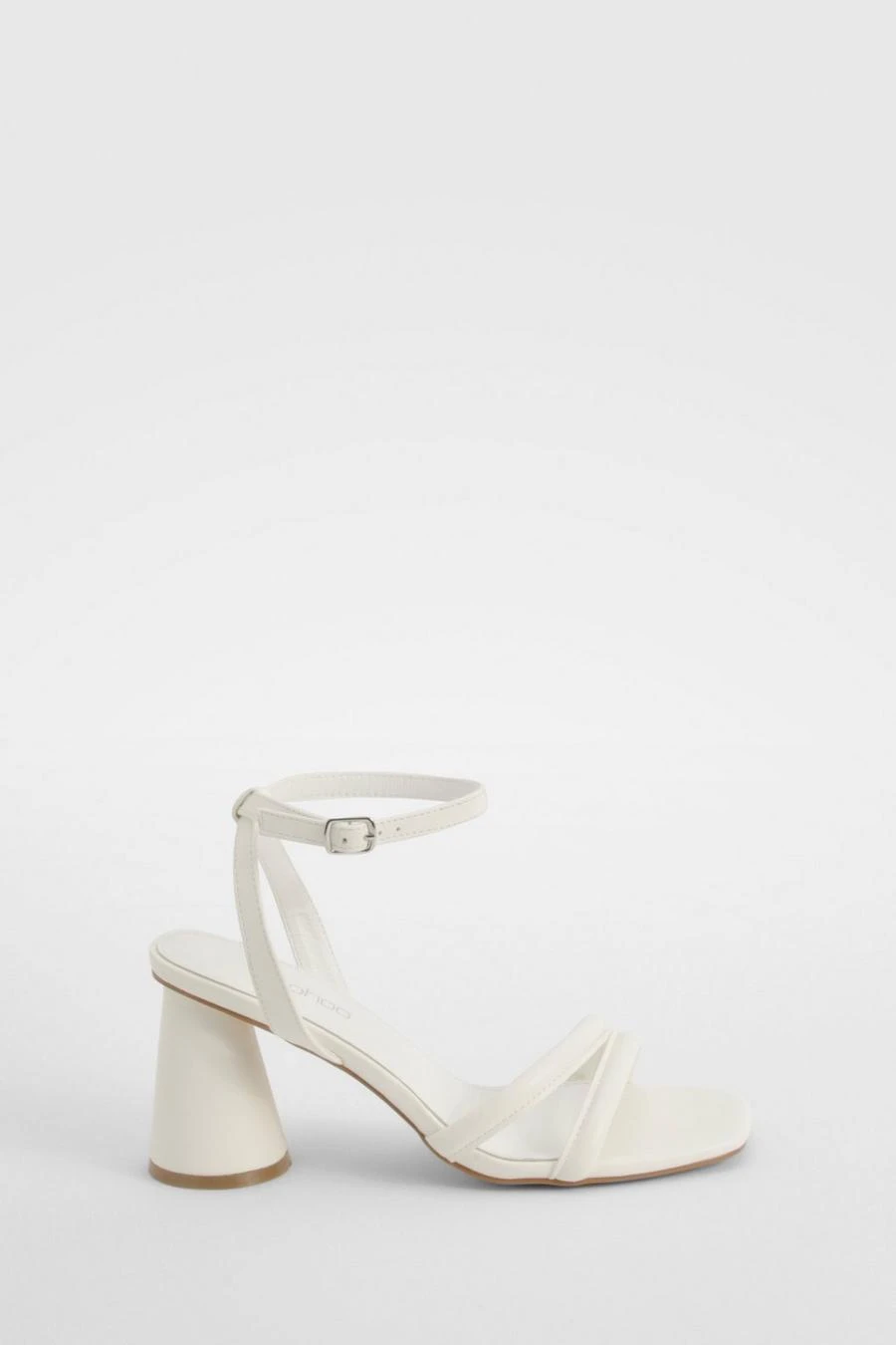 BOOHOO Statement Padded Strappy Mid Heels 2 BOOHOO Statement Padded Strappy Mid Heels - Image 2